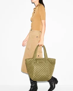 The Metro Tote® Deluxe - Medium|MZ Wallace Outlet